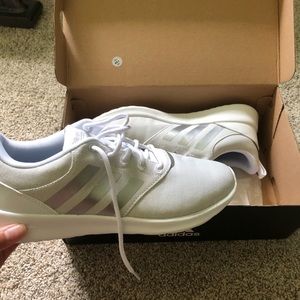 Adidas QT racer 2.0 Running Sneaker